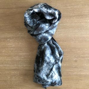 Metallic Pattern Scarf - charcoal/white